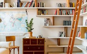 Bright And Peaceful Apartment In Historic Palazzo